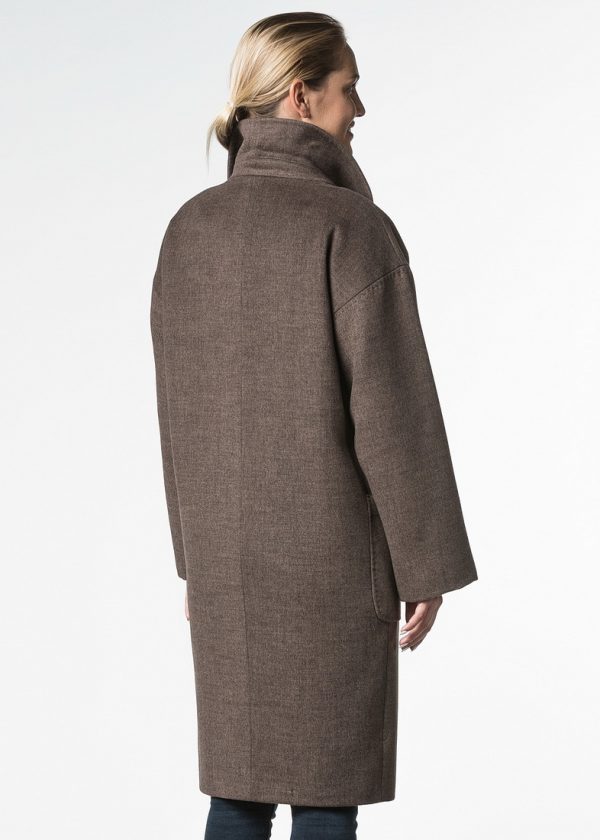 Пальто в стиле oversize с накладными карманами