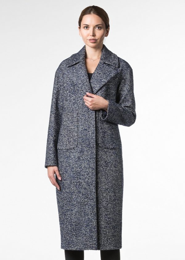 Демисезонное пальто из шерсти с завышенными карманами